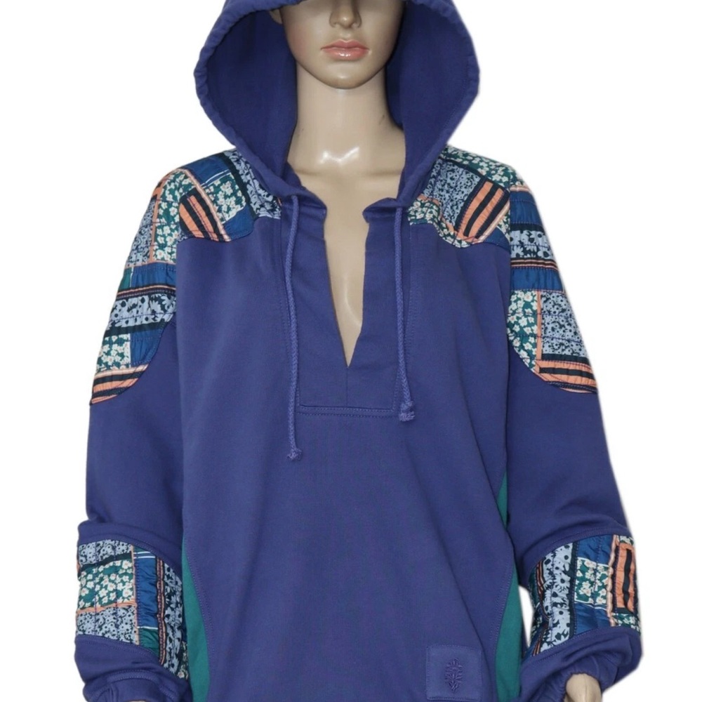 FP Movement by Free People. Kickoff V-Neck Hoodie in Midnight Navy Combo.